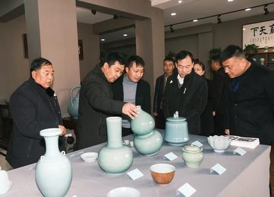 南北青瓷對(duì)話交流展寶豐開幕，千年窯火繪就視覺盛宴